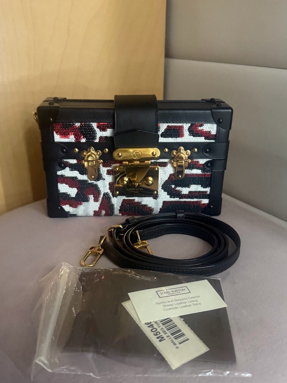 LOUIS VUITTON LIMITED EDITION PETITE MALLE CLUTH